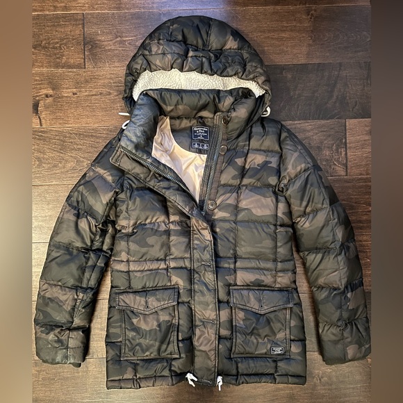 Abercrombie & Fitch- size M- Camo Down Jacket - Picture 1 of 6